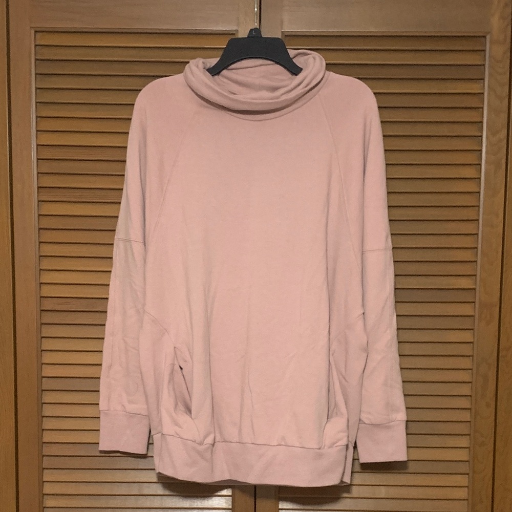 Evereve Dusty Rose Turtleneck Pullover Sweatshirt Oversized Small S